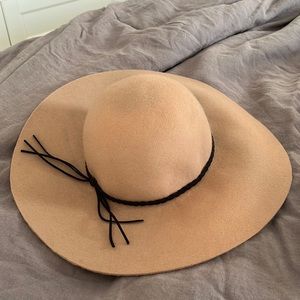 AEO brown camel tan felt wide brim floppy hat NEVER WORN